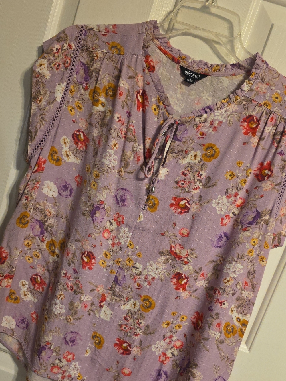 Buffalo David Bitton Lavender Floral Tie-Neck Top T100